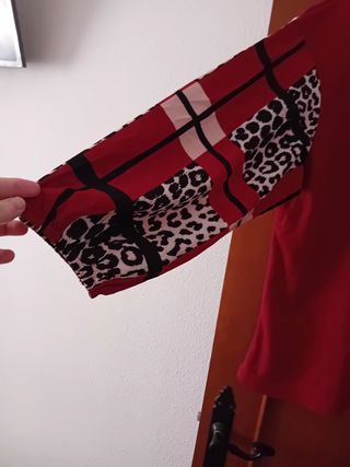 Conjunto Top Rojo y Pantalón Negro