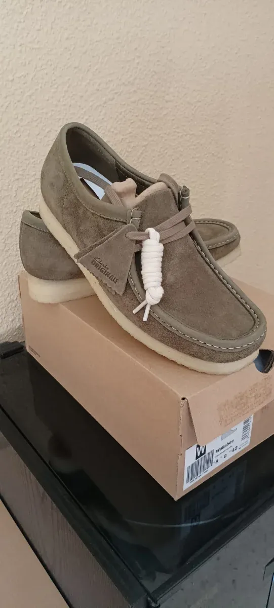 Clarks Wallabee pale kakhi suede