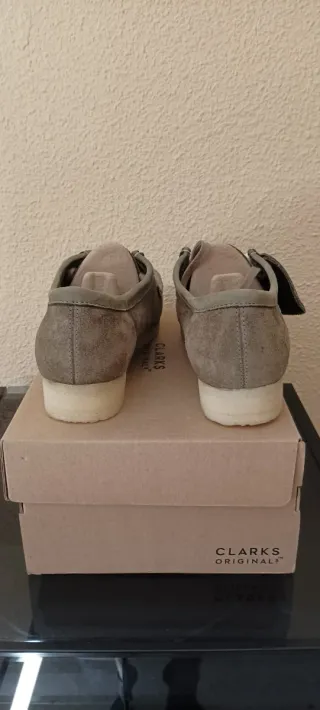 Clarks Wallabee pale kakhi suede