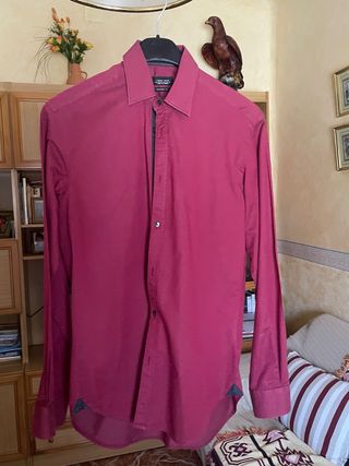 Camisa Burdeos de Zara Tailored Fit Talla 38