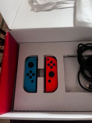 Nintendo Switch Poco Usada Azul/Rojo