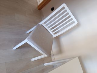 Mesa comedor blanca extensible con 4 sillas