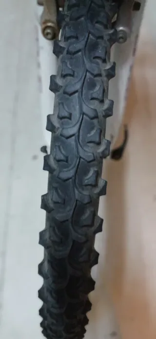 Bicicleta Montaña 24 AVINGO Blanca
