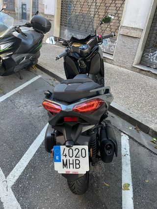 Yamaha X-max 300 Tech Max.Año 2023 con 14800 km.