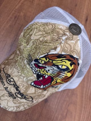 Gorra Ed Hardy Beige y Dorada