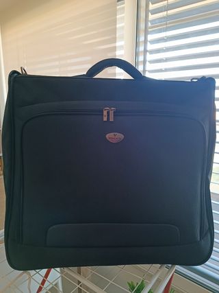 Maleta porta trajes Roncato Negra