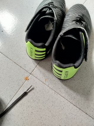 Botas de fútbol Kipsta talla 33