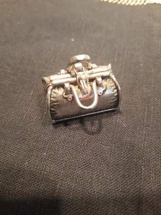 Pastillero forma bolso