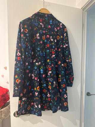 Vestido Zara floral manga larga