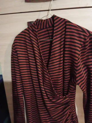 Maglia a righe marrone e nere