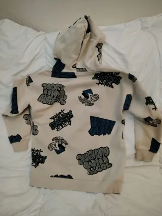 Conjunto Chándal Beige con Estampado Graffiti