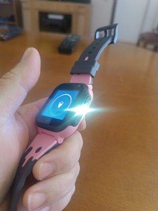 Reloj inteligente infantil rosa y gris