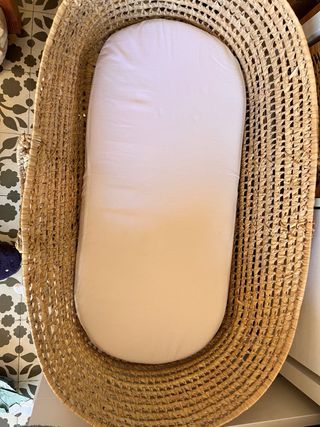 Moisés mimbre y madera