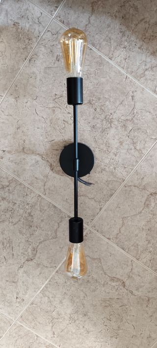 Lámpara de pared doble negra
