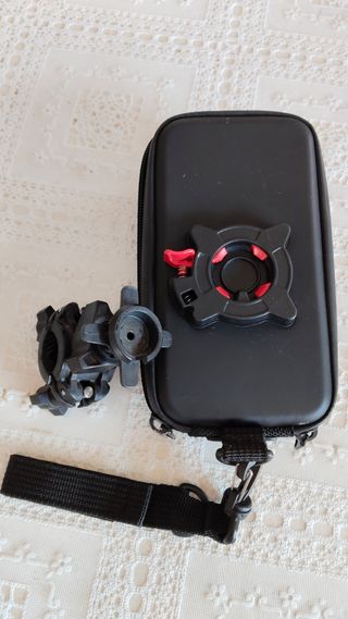 Soporte Móvil para Moto marca Givi Impermeable