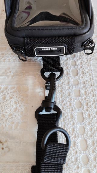 Soporte Móvil para Moto marca Givi Impermeable