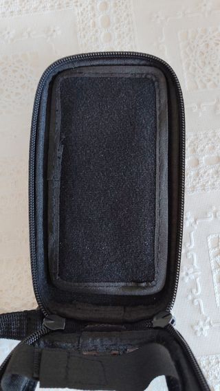 Soporte Móvil para Moto marca Givi Impermeable