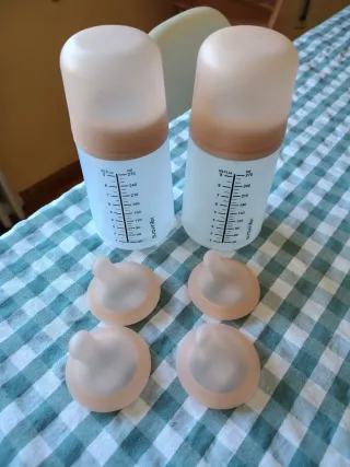2 Biberones Suavinex Zero + 4 Tetinas