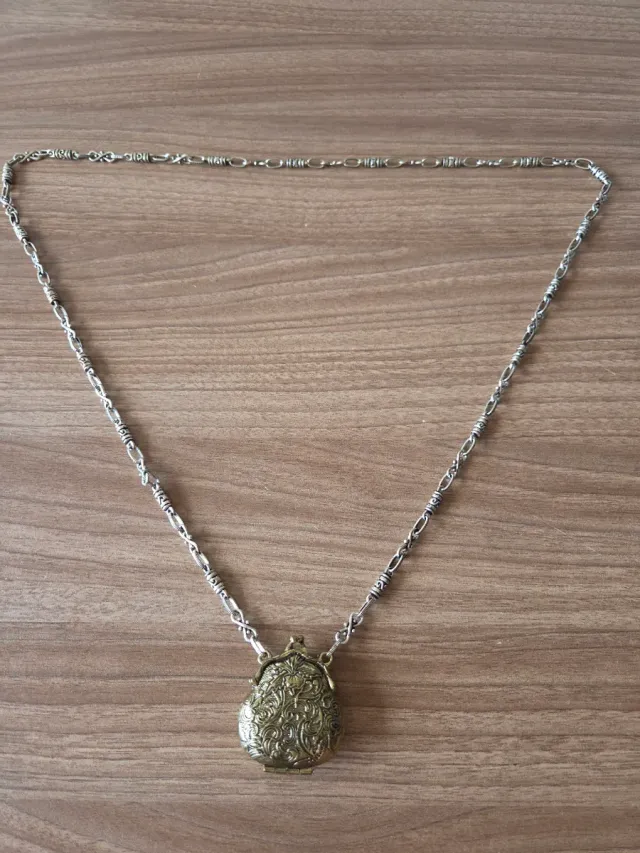 Collar pastillero estilo vintage