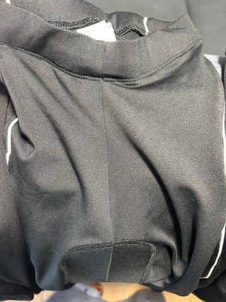 Chaqueta ciclista azul y 3 pantalones