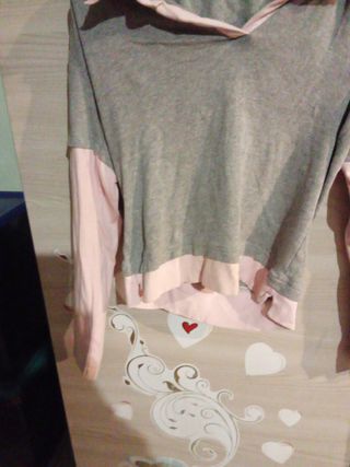 Maglia grigio e rosa con colletto