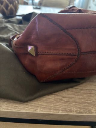 Borsa Campomaggi in pelle marrone con borchie