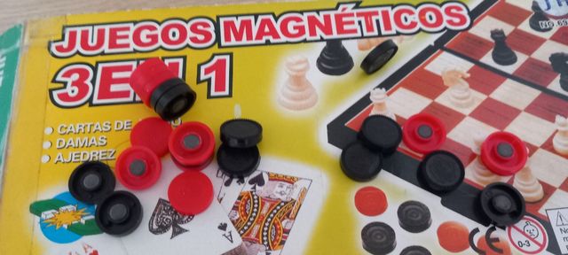 Juegos Magnéticos 3 en 1:cartas , Damas, Ajedrez