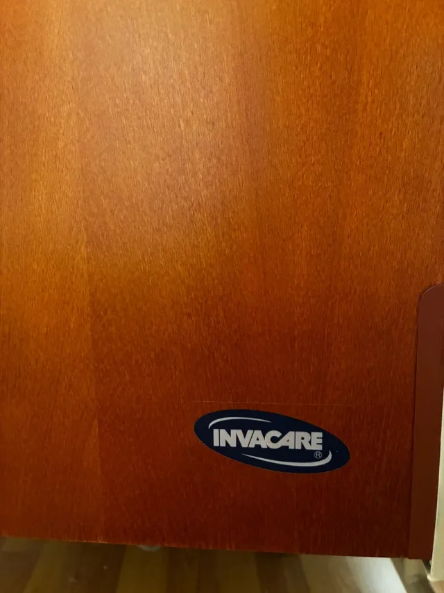 Cama de hospital regulable Ivancare