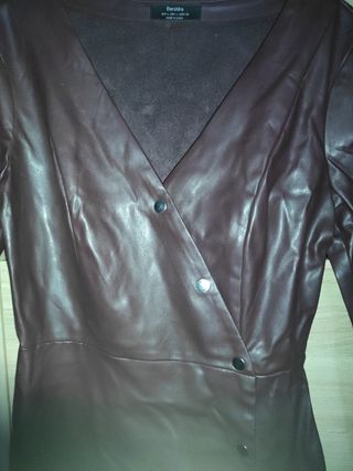 Vestito ecopelle bordeaux Bershka