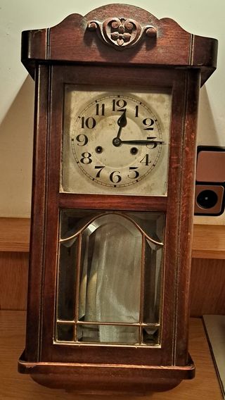 Reloj de pared antiguo madera