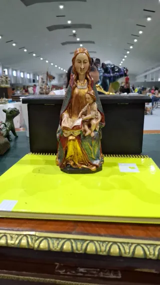  Gran oferta solo hoy 
Virgen con niño madera poli