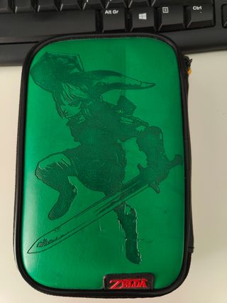 Nintendo 3ds xl + funda Zelda + Pokémon soulsilver