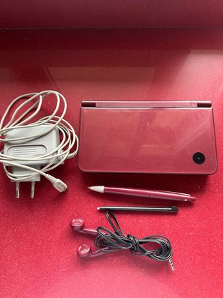 Nintendo DSi XL con juegos