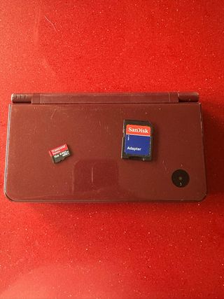 Nintendo DSi XL con juegos