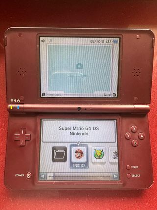 Nintendo DSi XL con juegos