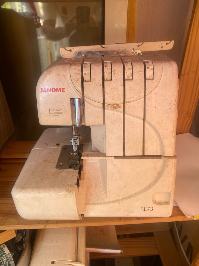 Alfa Lock 8701 Máquina de coser Overlock