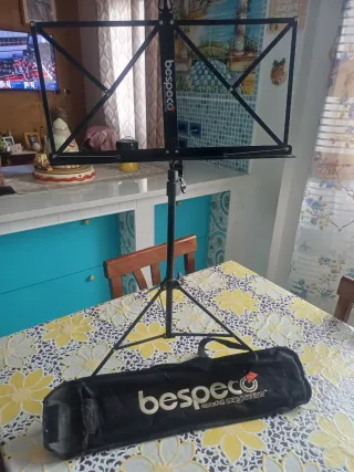 Leggio per spartiti musicali BESPECO