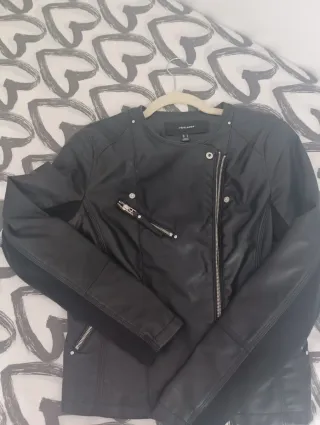 Chaqueta Vero Moda Negra Talla M del Corte Inglés 