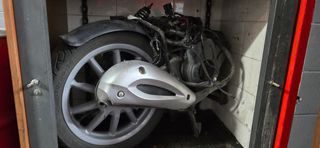 Tubo de Escape Piaggio Liberty

Escape.  Exhosto