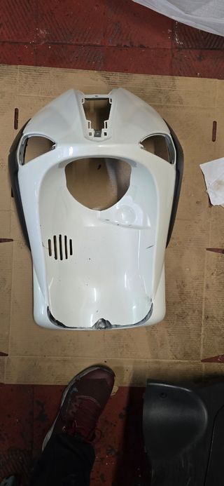 Tubo de Escape Piaggio Liberty

Escape.  Exhosto