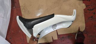 Tubo de Escape Piaggio Liberty

Escape.  Exhosto