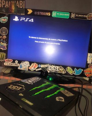 PS4 + FIFA 18, FIFA 22 y Minecraft