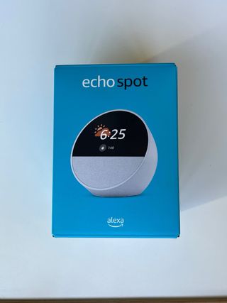 Echo Spot(modelo 2024) con Alexa— Nuevo, sin abrir