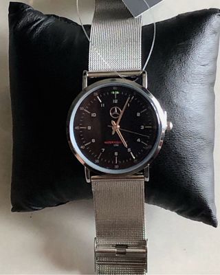 Reloj Mercedes Benz para mujer.