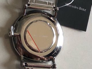 Reloj Mercedes Benz para mujer.