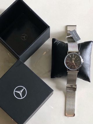 Reloj Mercedes Benz para mujer.