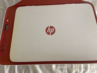 Impresora HP Roja y Blanca