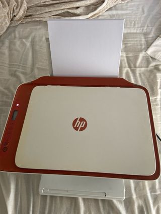 Impresora HP Roja y Blanca