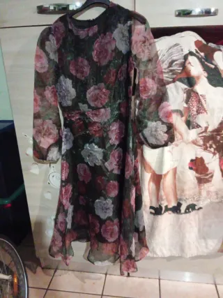 Abito in velour con rose