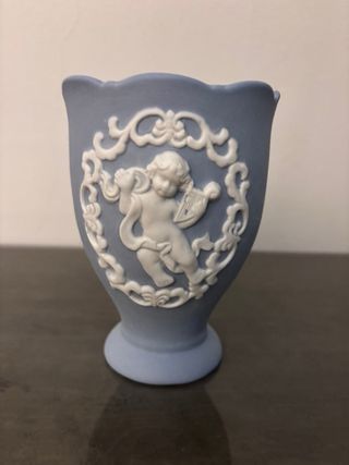 Vaso vintage con cherubino